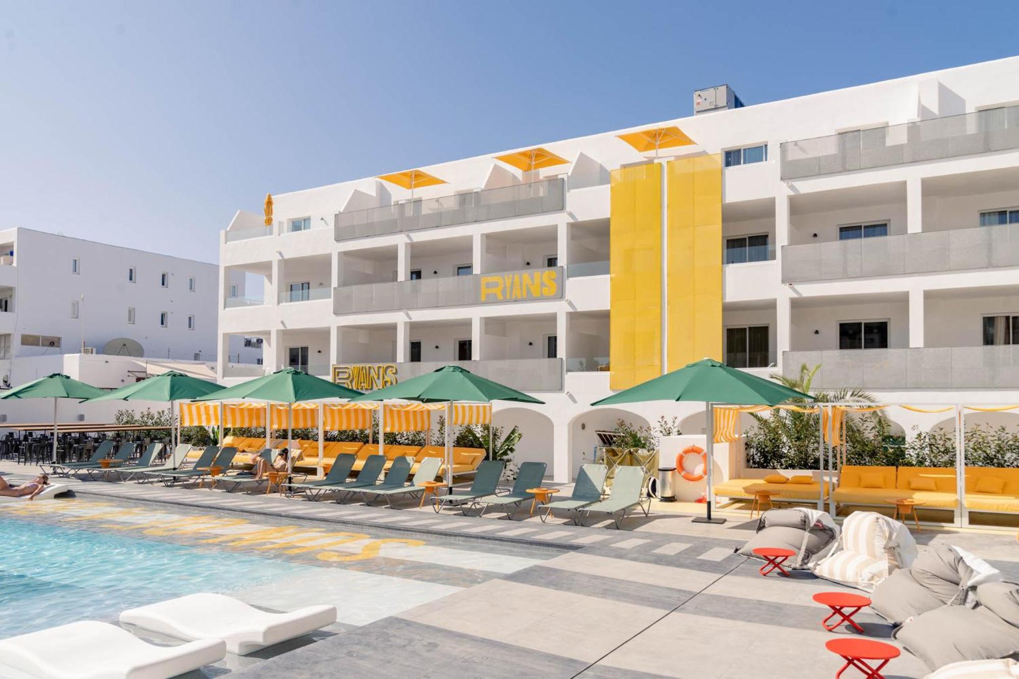 Ryans Lolas - Adults Only San Antonio Abad Exterior foto