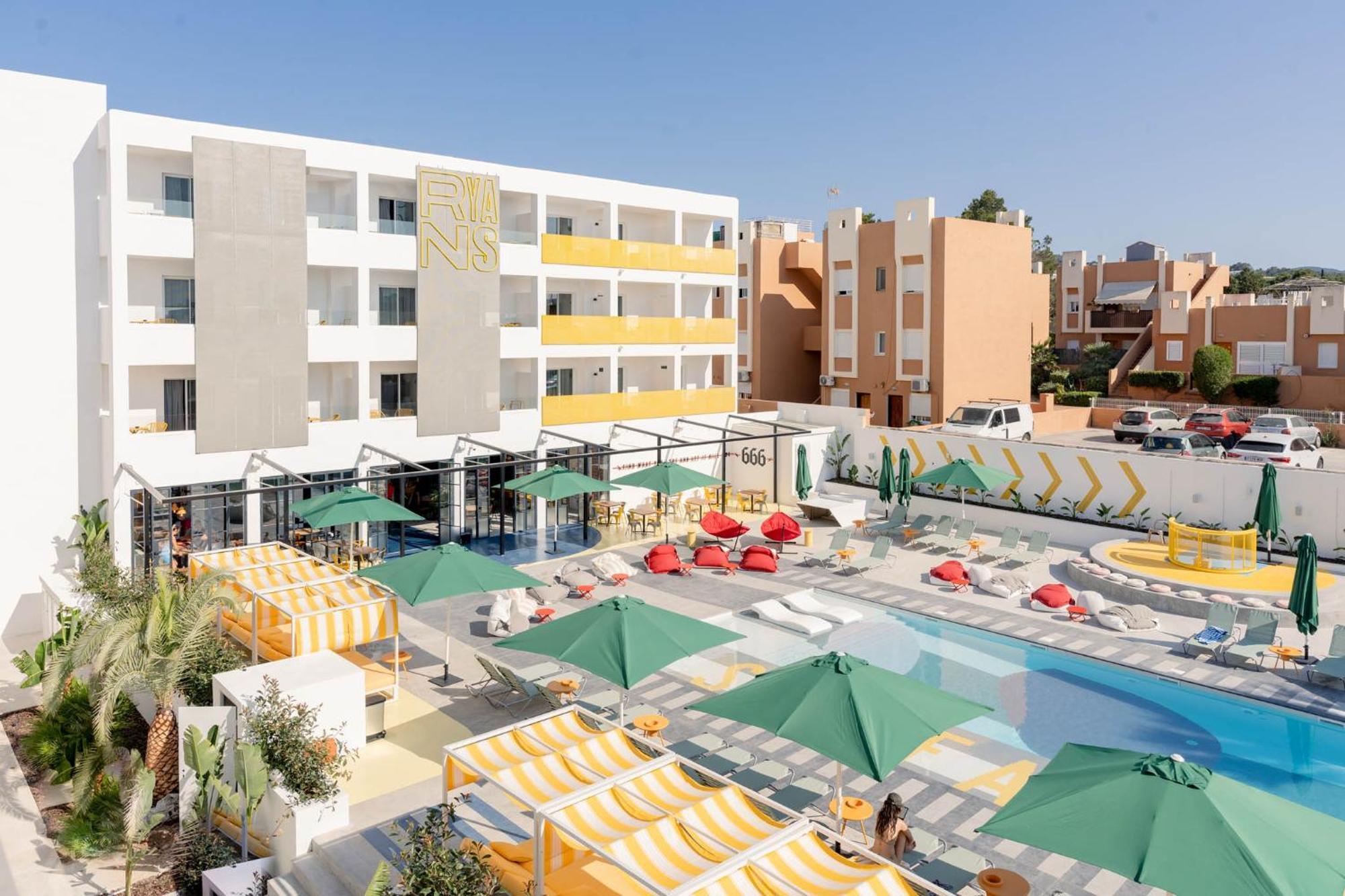 Ryans Lolas - Adults Only San Antonio Abad Exterior foto