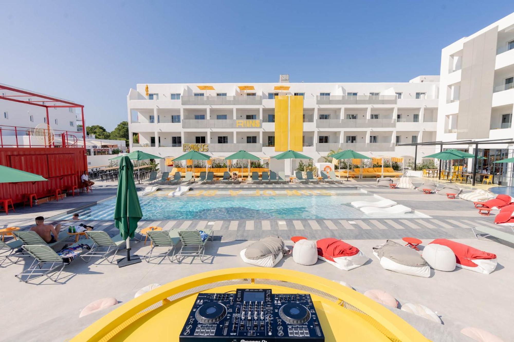 Ryans Lolas - Adults Only San Antonio Abad Exterior foto