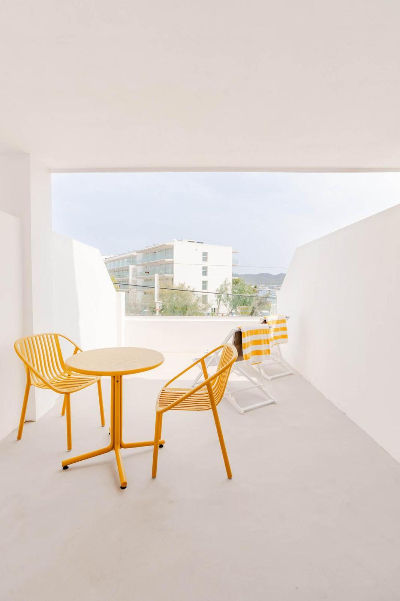 Ryans Lolas - Adults Only San Antonio Abad Exterior foto